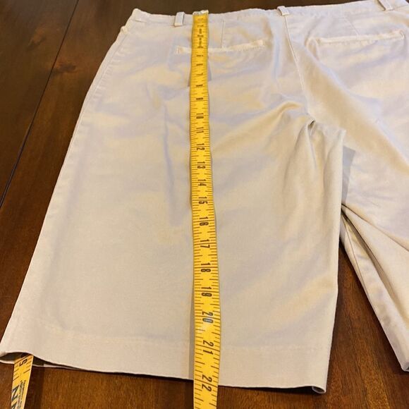 Liz Claiborne New York Jackie Flat Front Women’s Shorts Size 6 - Picture 3 of 9